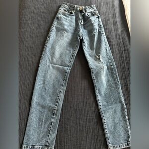 Cotton On high waisted mom jeans in size 2! Hardly worn and in great condition!